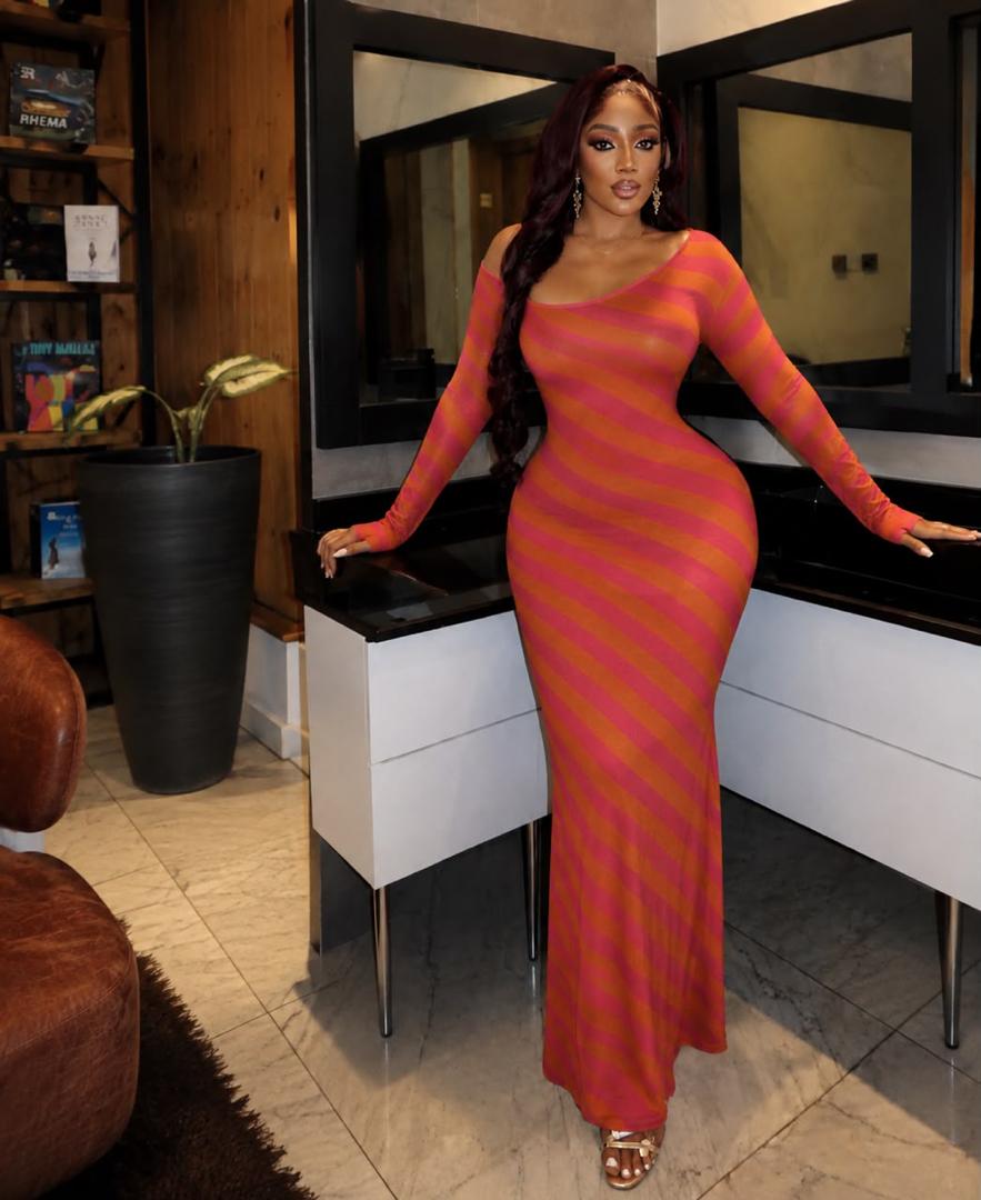 Women’s Off-Shoulder Striped Knit Maxi Dress